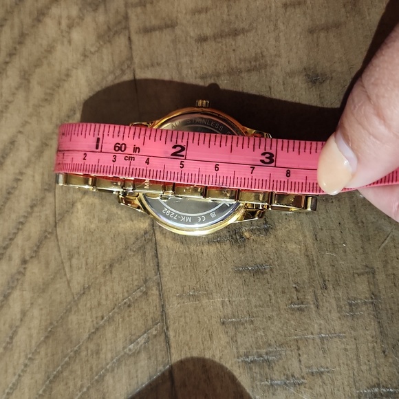 Michael Kors Gold Toned Watch w diamond Rhinestones - Picture 10 of 10